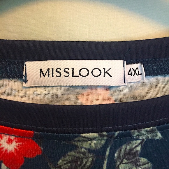 Misslook NWOT Floral Knit Top with 4-Button Cuff - Picture 3 of 6